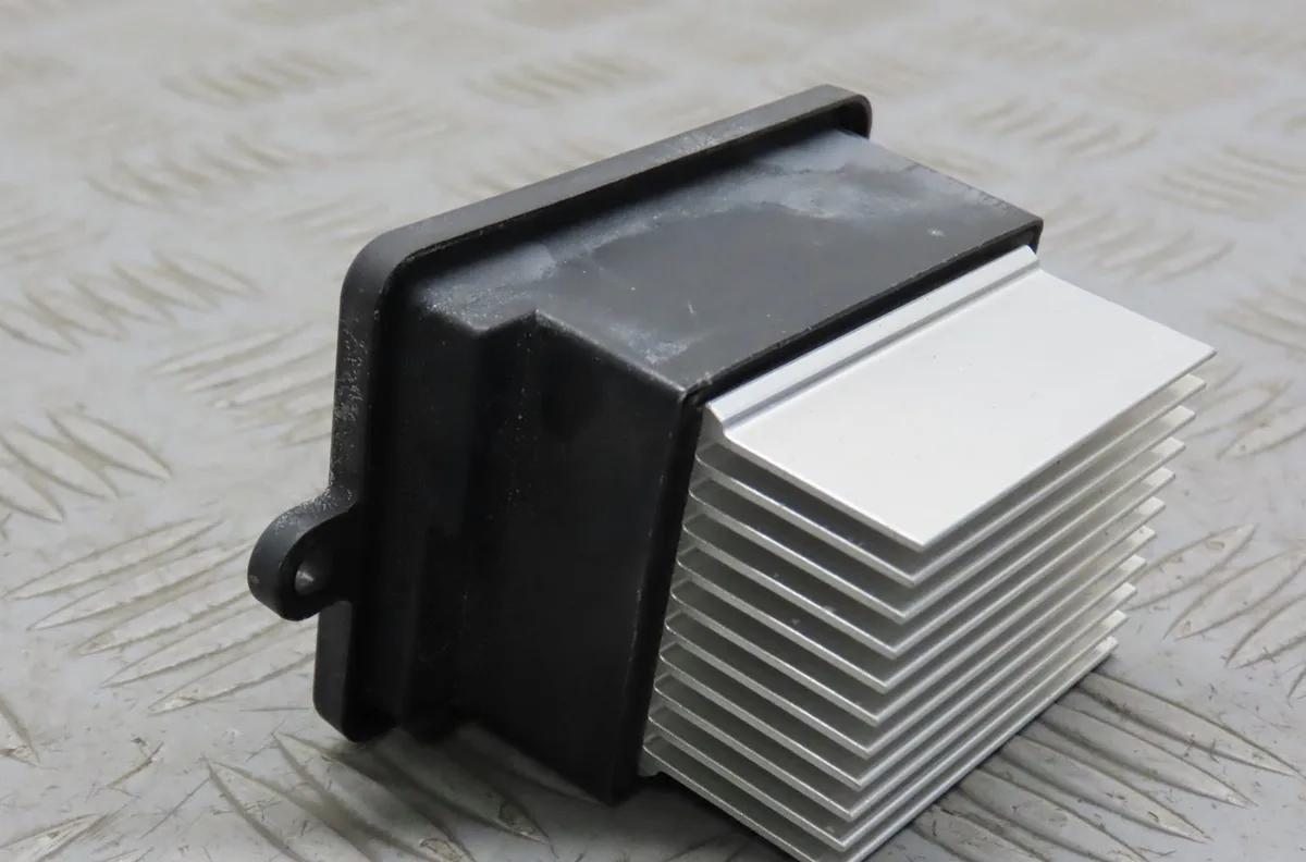 Resistance de chauffage Dacia SANDERO III Liberty 125 i.e. (m73) (2012) occasion