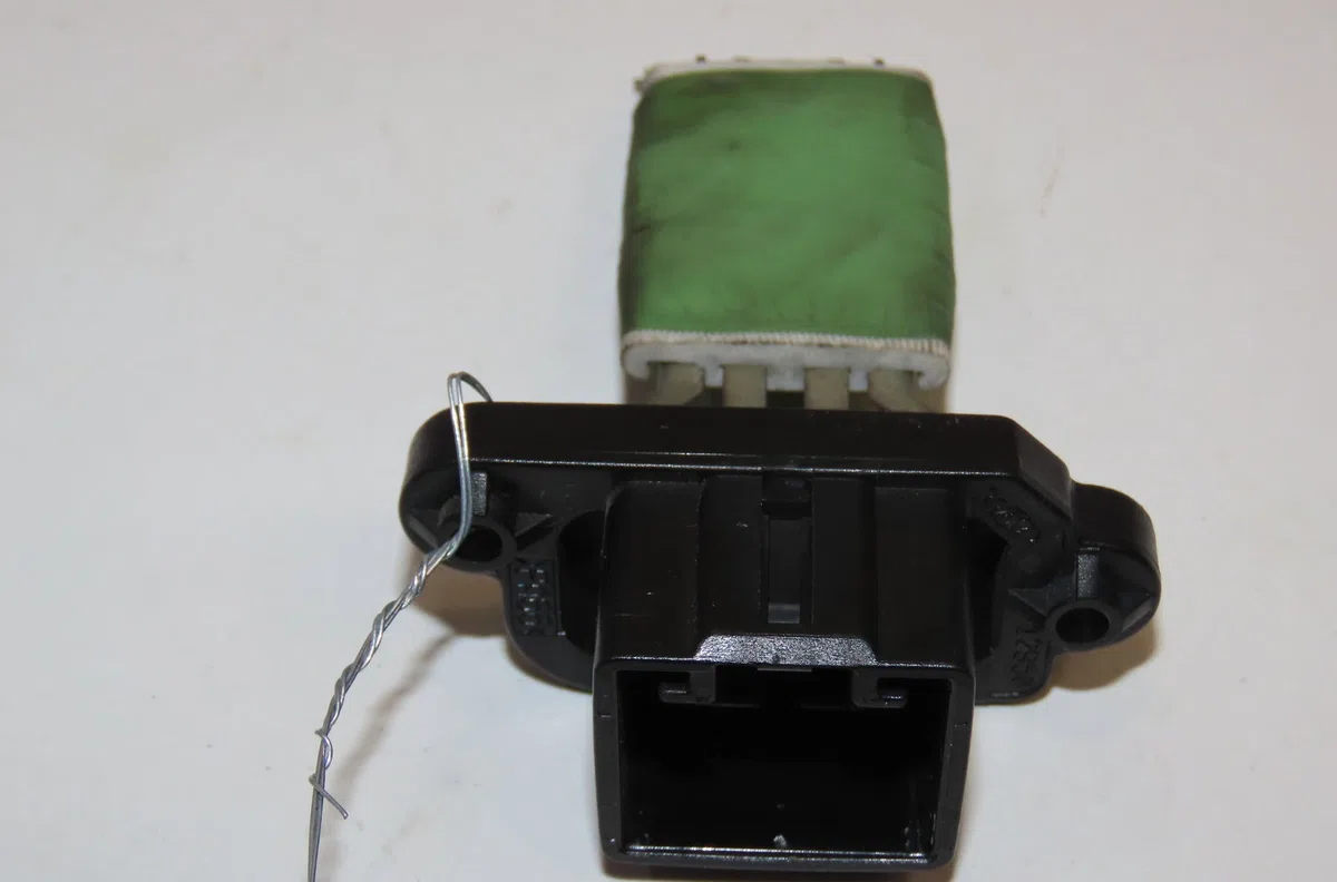 Resistance de chauffage Ford FIESTA V (JH_, JD_) 1.4 16v (2001-2008) 5 portes occasion