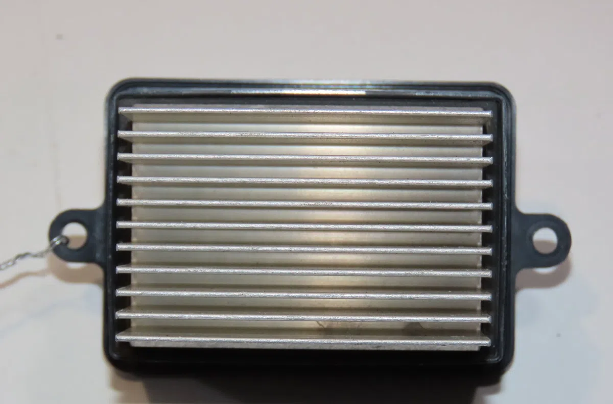 Resistance de chauffage Iveco DAILY VI Camion plate-forme-Châssis 35s18, 35c18, 40c18, 50c18, 60c18, 65c18, 70c18 (2016)