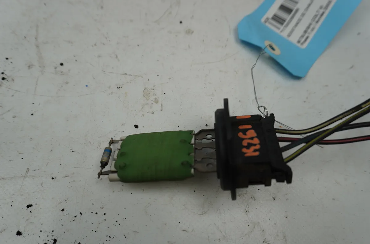 Resistance de chauffage Mitsubishi COLT VI (Z3_A, Z2_A) 1.3 (z21a) (2004-2012) occasion