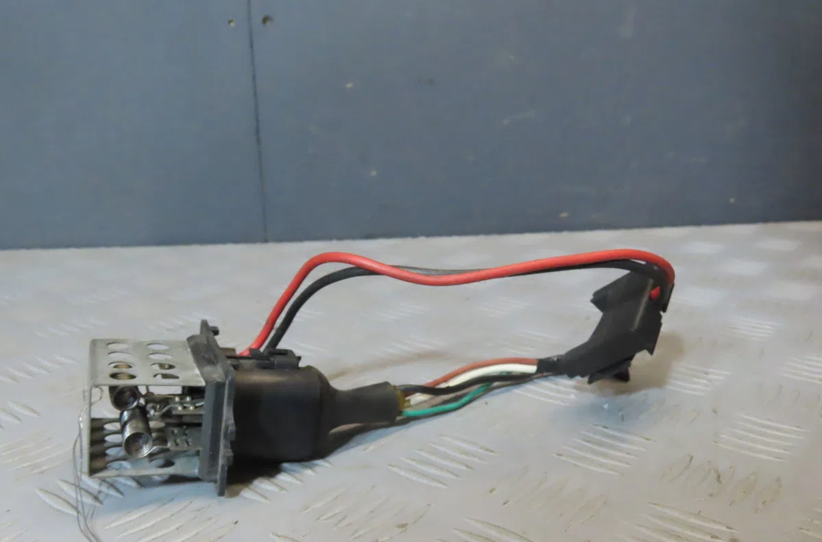 Resistance de chauffage Renault CLIO I (B-C57_, 5-357_) 1.2 (b-c-s57a, b-c57s, 5-357f, 5-357j, 5-357l, 5-357r) (1990-199