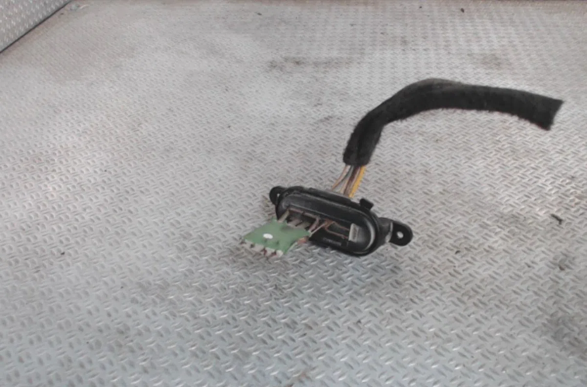 Resistance de chauffage Renault MASTER III Camionnette (FV) 2.3 dci 125 fwd (fv0c, fv0d, fv0g, fv0h, fv0j, fv0k) (2010) 
