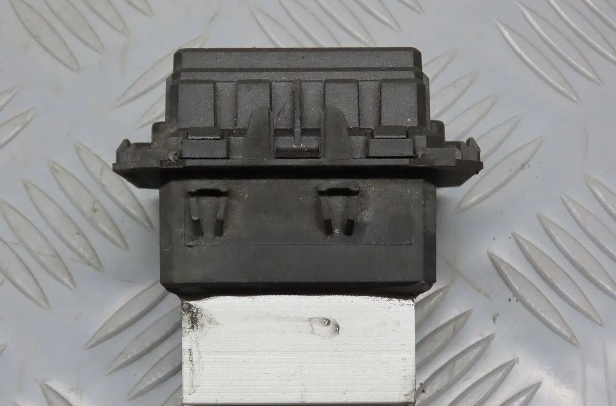 Resistance de chauffage Renault MEGANE III Coupé (DZ0-1_) 1.5 dci (dz09, dz0d, dz1f, dz1g, dz14, dz29) (2009-2015) 3 por