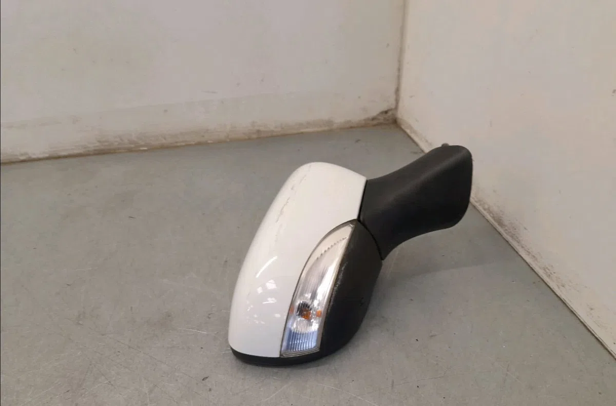 Retroviseur exterieur electrique droit Renault CLIO IV (BH_) 1.5 dci 75 (2012) 5 portes occasion