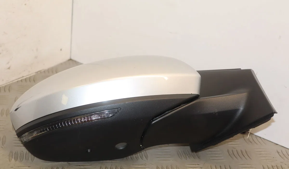 Retroviseur exterieur electrique droit Renault MEGANE IV 3-5 portes (B9A-M-N_) 1.6 dci 130 (b9a4) (2015) occasion