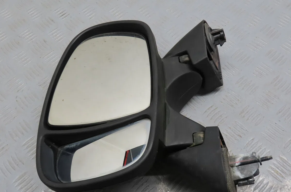 Retroviseur exterieur electrique gauche Renault TRAFIC II Camionnette (FL) 2.0 dci 115 (fl01, fl0u) (2006) occasion