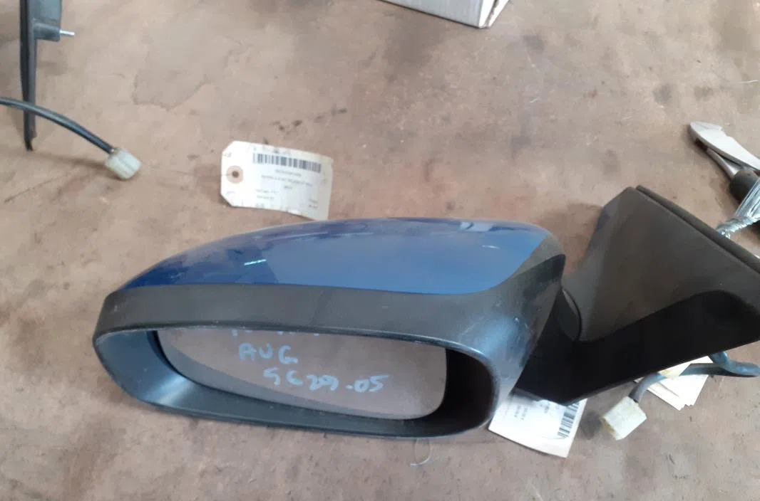 Retroviseur exterieur gauche Suzuki SWIFT III (MZ, EZ) 1.3 (rs 413) (2005) occasion