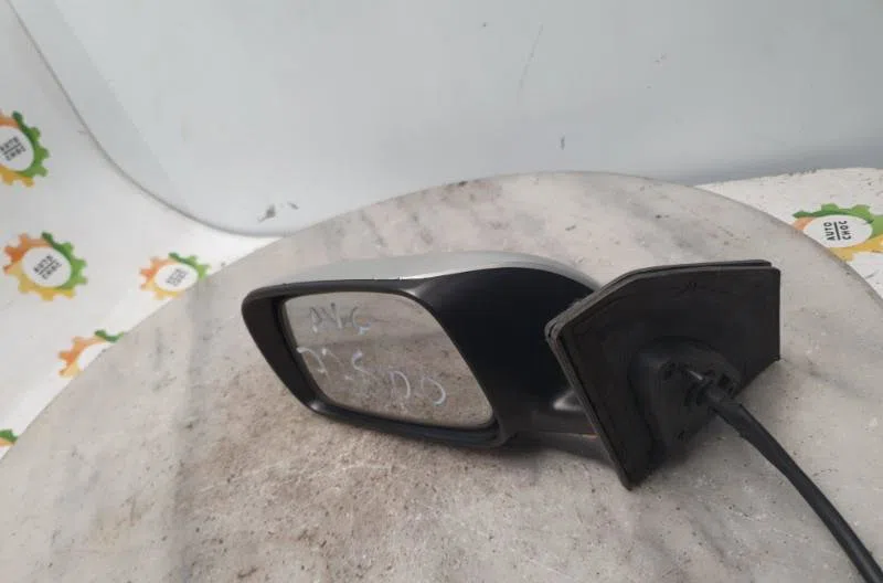 Retroviseur exterieur gauche TOYOTA AVENSIS 2 PHASE 1 BREAK occasion