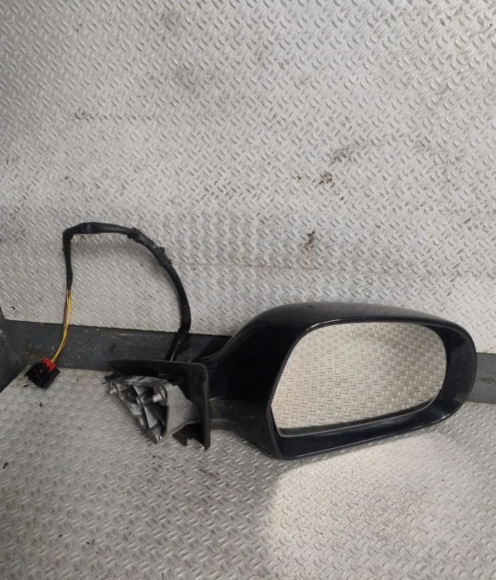 Retroviseur exterieur manuel droit Audi A3 (8P1) 1.9 tdi (2003-2010) 3 portes occasion