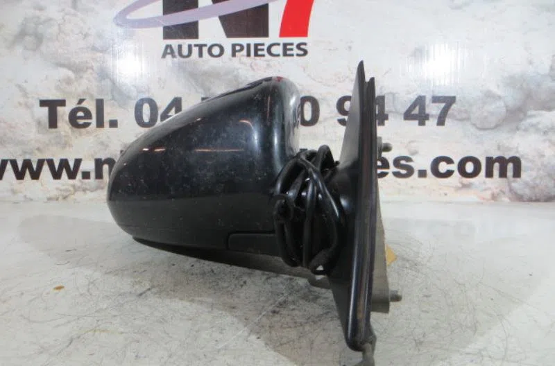 Retroviseur exterieur manuel droit AUDI A4 2 AVANT PHASE 1 BREAK occasion