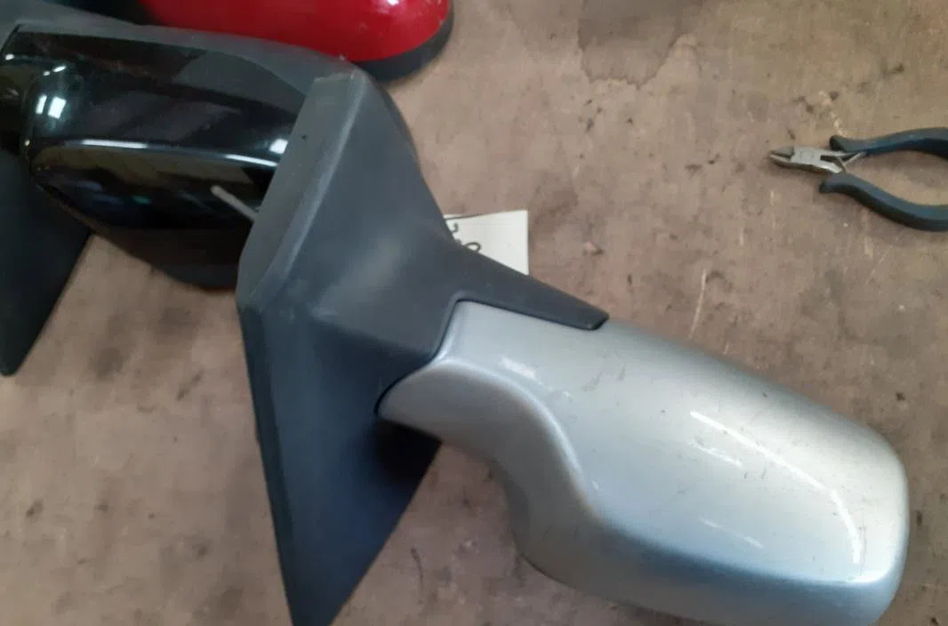 Retroviseur exterieur manuel droit Renault CLIO III (BR0-1, CR0-1) 1.5 dci (br17, cr17) (2005-2012) 5 portes occasion