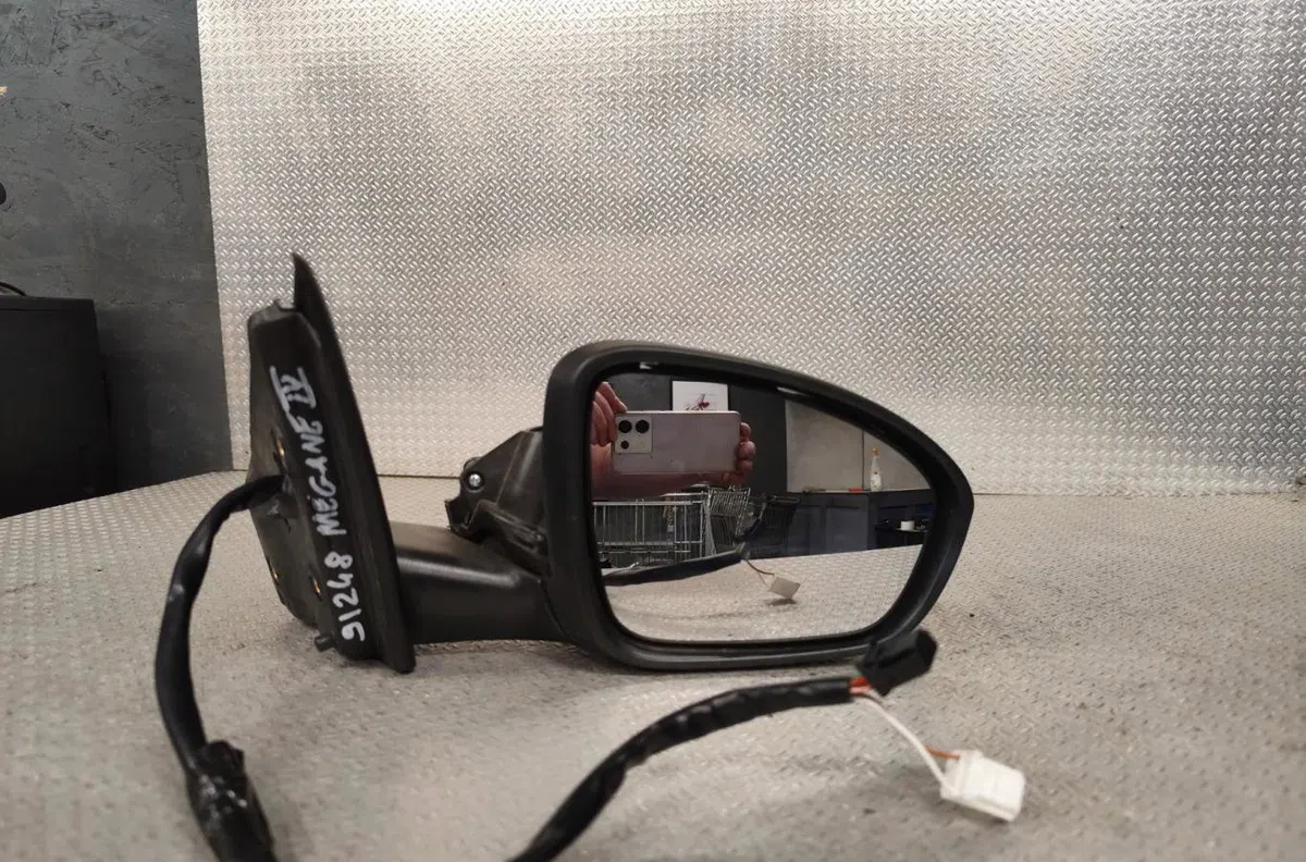 Retroviseur exterieur manuel droit Renault MEGANE IV 3-5 portes (B9A-M-N_) 1.5 dci 110 (b9a3) (2015) occasion