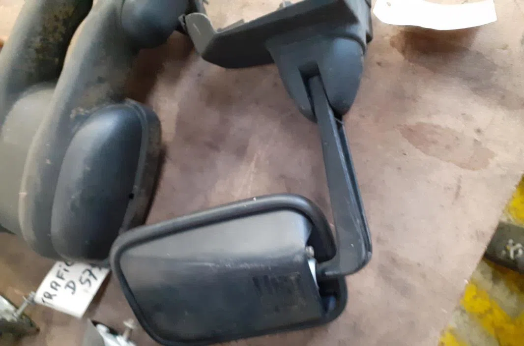 Retroviseur exterieur manuel droit RENAULT TRAFIC 1 PHASE 1 occasion