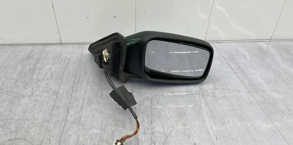 Retroviseur exterieur manuel droit VOLVO V 40 1 PHASE 1 BREAK occasion