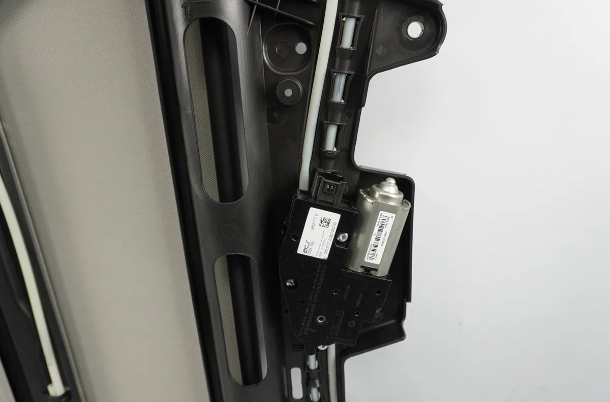 Rideau occultation de pavillon Nissan QASHQAI II SUV (J11, J11_) 1.5 dci (2013) 5 portes occasion