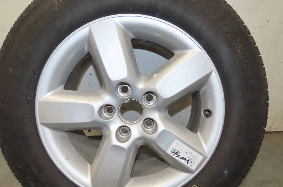 Roue de secours Toyota RAV 4 II (_A2_) 2.0 d 4wd (cla20_, cla21_) (2001-2005) occasion