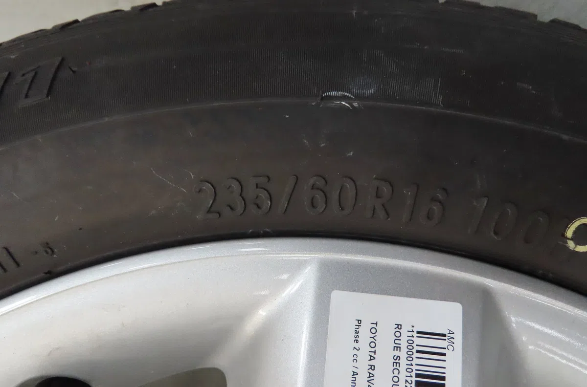 Roue de secours Toyota RAV 4 II (_A2_) 2.0 d 4wd (cla20_, cla21_) (2001-2005) occasion