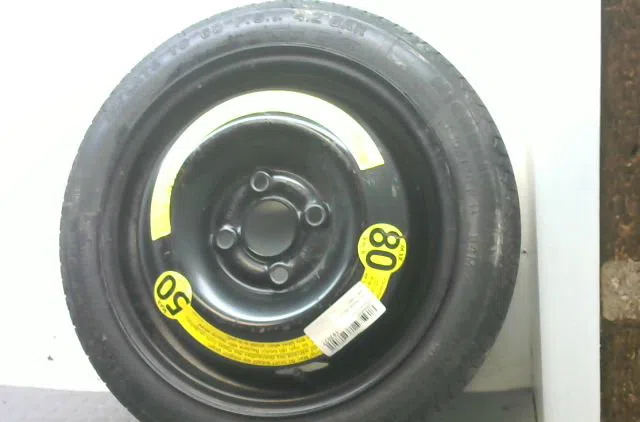 Roue de secours Volkswagen POLO III (6N1) 60 1.4 (1995-1999) occasion