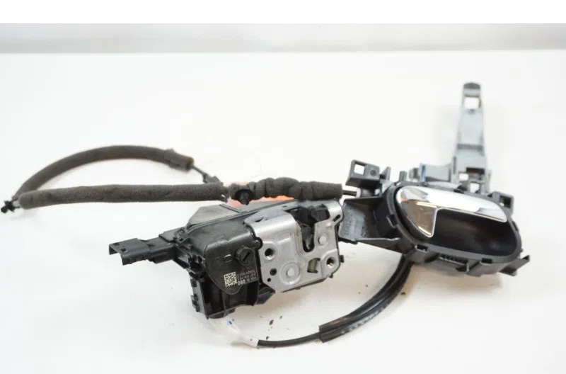 Serrure avant droit pour PEUGEOT RCZ PHASE 1 COUPE
