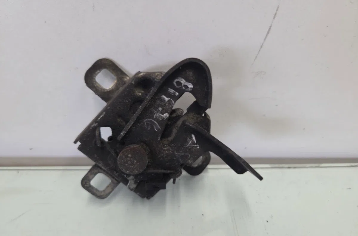 Serrure capot FIAT PANDA 2 PHASE 1 occasion