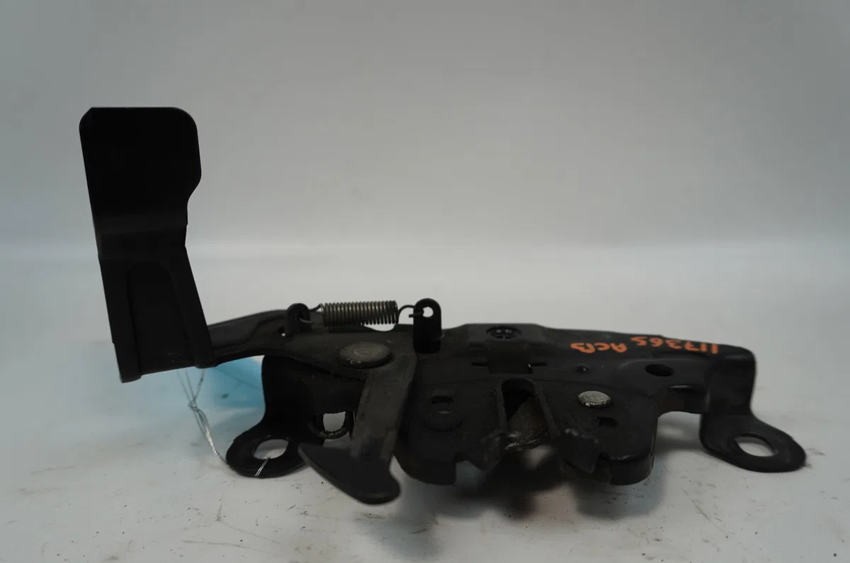 Serrure capot Nissan ALMERA II Hatchback (N16) 1.8 (2000-2002) occasion