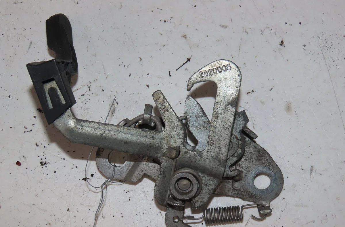 Serrure capot Peugeot 207-207 (WA_, WC_) 1.4 (2006-2013) 5 portes occasion