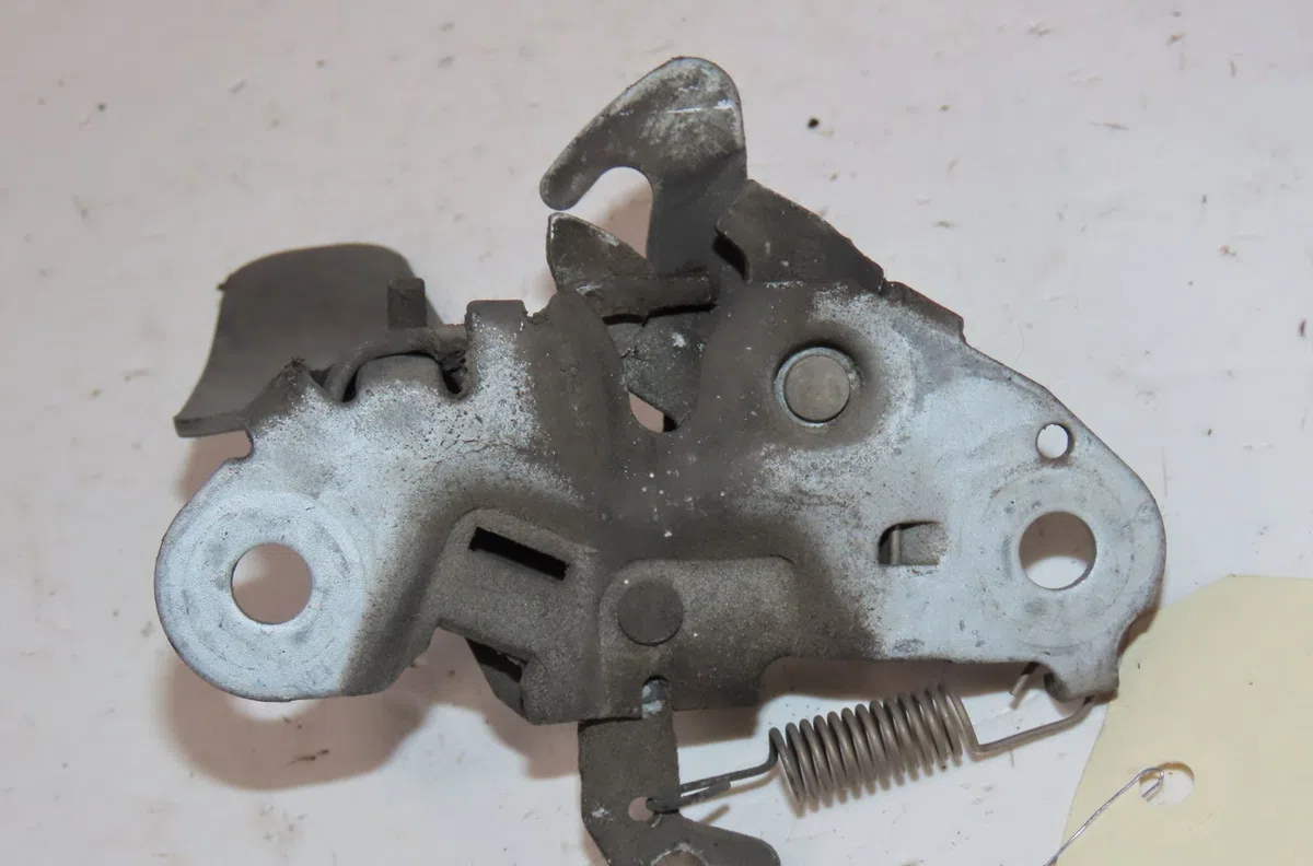Serrure capot Peugeot 307 (3A-C) 2.0 hdi 110 (2000-2007) occasion