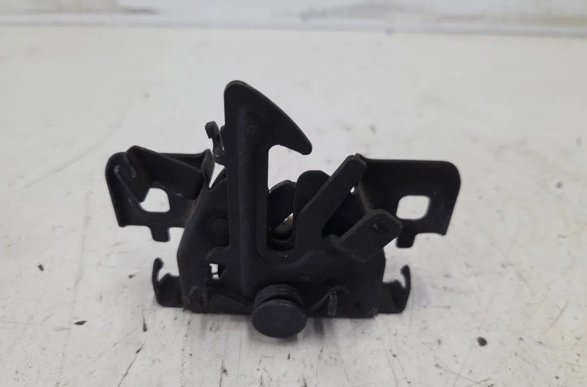 Serrure capot RENAULT CLIO 4 PHASE 2 occasion