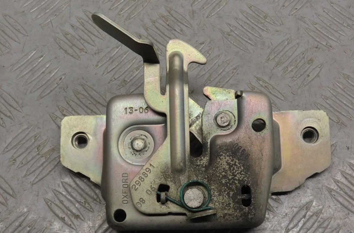 Serrure capot Renault CLIO III (BR0-1, CR0-1) 1.6 16v (br05, br0b, br0y, br15, br1j, br1m, br1y, cr0b,... (2005-2014) 5