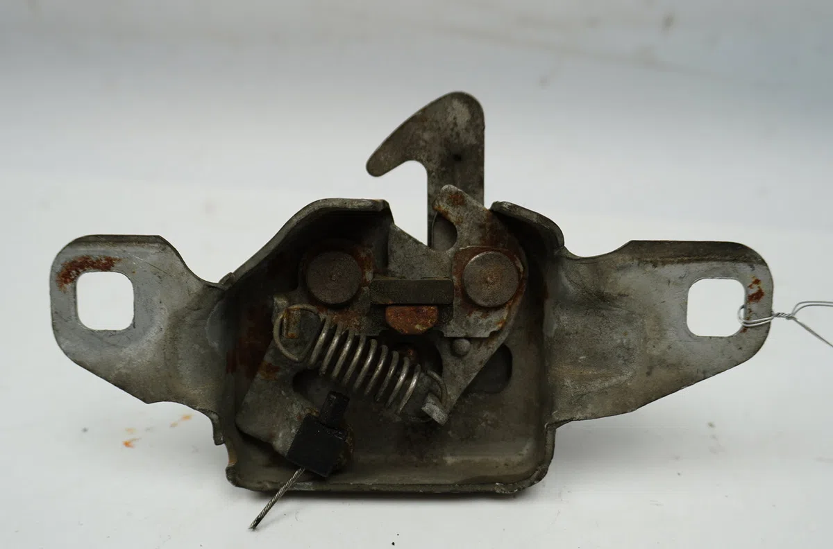Serrure capot Renault MEGANE I (BA0-1_) 1.9 dti (ba1u) (2001-2003) occasion