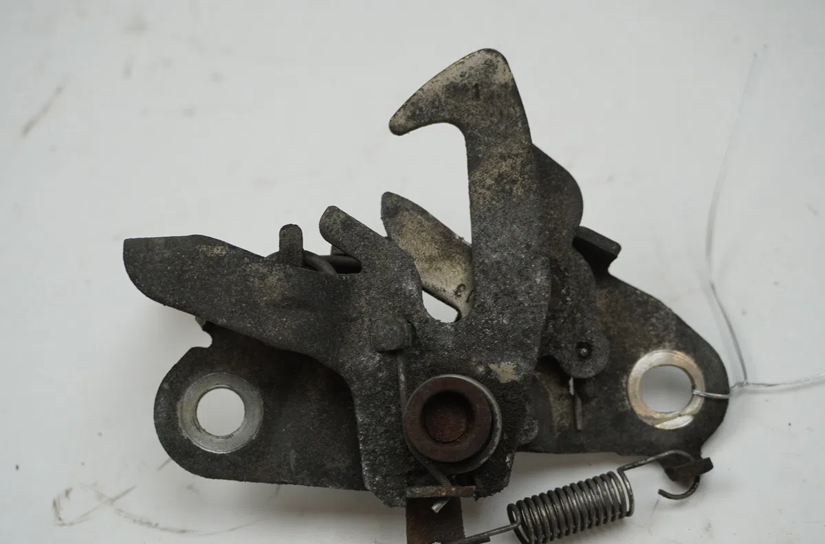 Serrure capot Toyota AYGO (_B1_) 1.0 (kgb10_) (2005-2014) 5 portes occasion