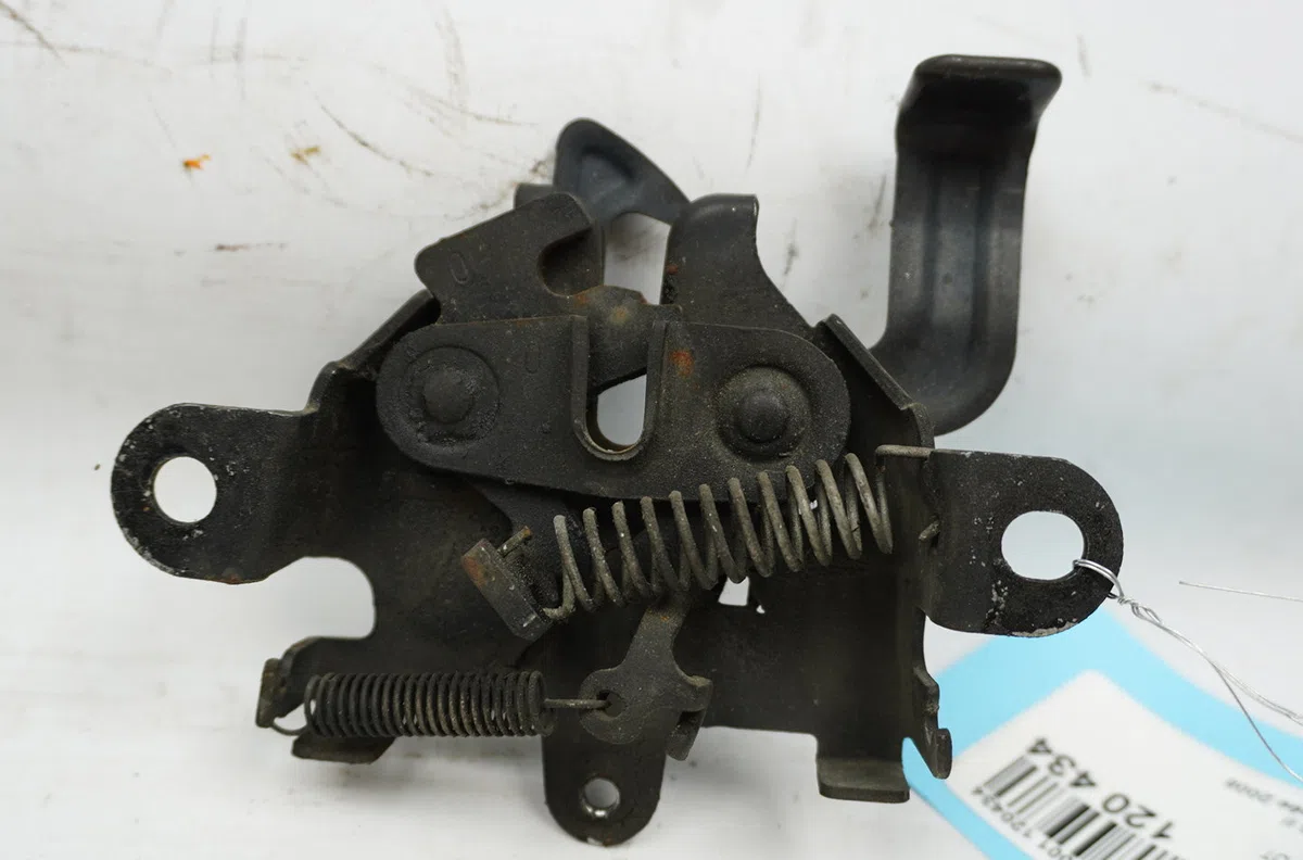 Serrure capot Toyota YARIS (_P9_) 1.4 d-4d (nlp90_) (2005-2012) occasion