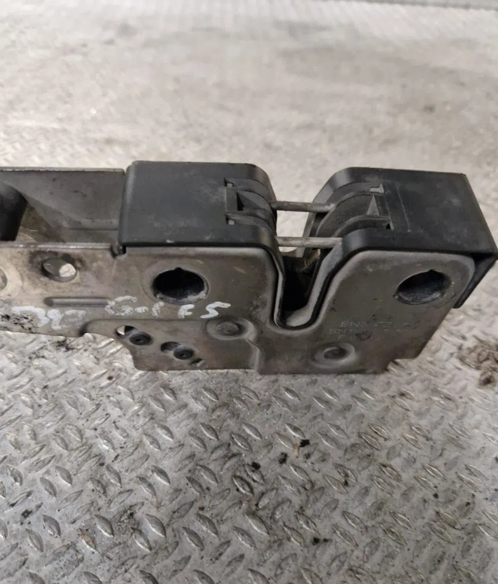 Serrure capot Volkswagen GOLF PLUS V (5M1, 521) 1.9 tdi (2005-2009) 5 portes occasion