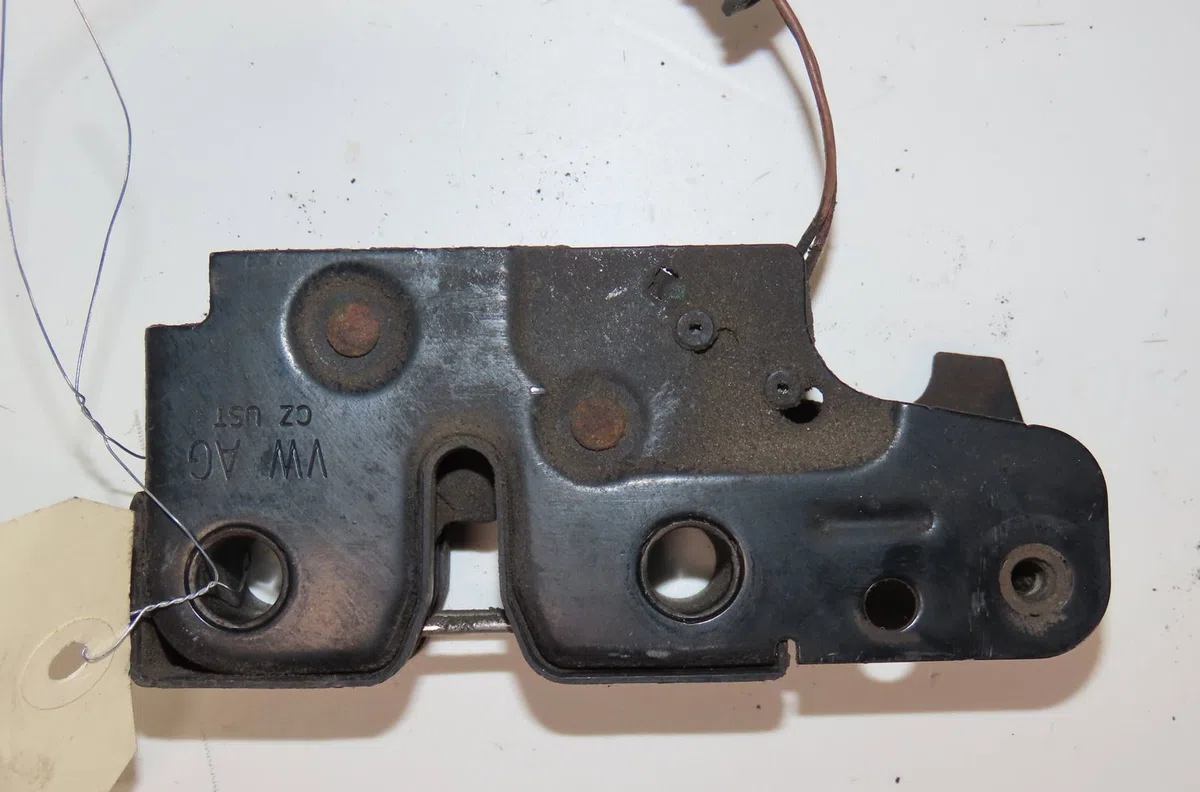 Serrure capot Volkswagen GOLF V (1K1) 1.9 tdi (2003-2008) occasion