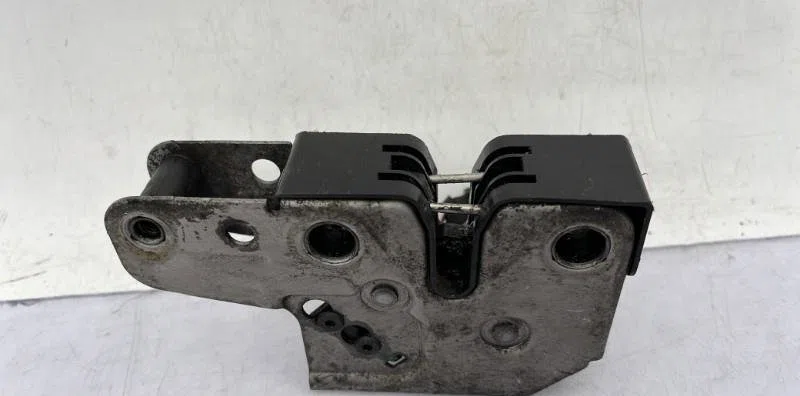 Serrure capot VOLKSWAGEN TOUAREG 1 PHASE 2 occasion