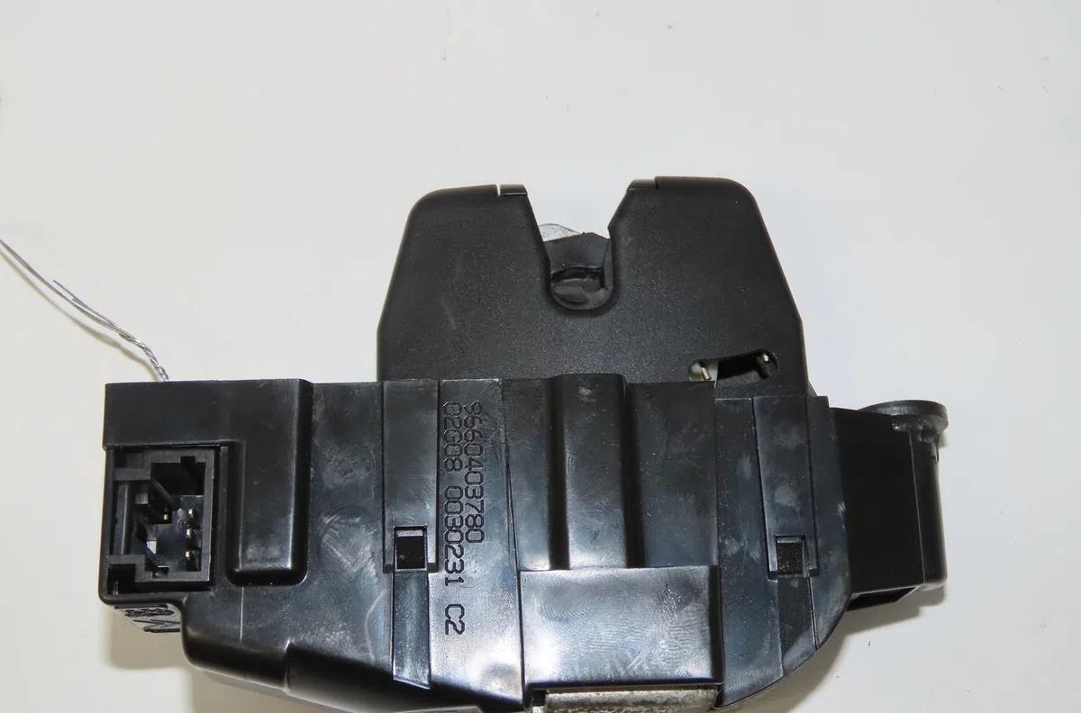 Serrure coffre arrière Citroen C5 III (RD_) 2.0 hdi (rdrhda) (2008) occasion