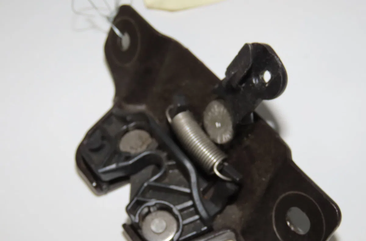 Serrure coffre arrière Peugeot 406 (8B) 2.0 hdi 110 (1998-2001) 4 portes occasion