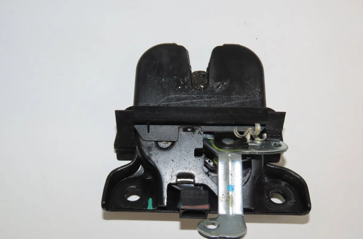 Serrure hayon Audi A3 (8L1) 1.6 (1996-2003) occasion