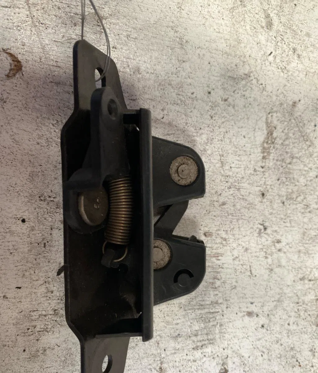 Serrure hayon Citroen SAXO (S0, S1) 1.4 vts (1996-2003) occasion