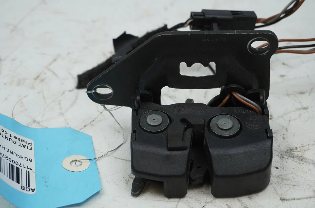 Serrure hayon Fiat PUNTO (188_) 1.2 60 (188.030, .050, .130, .150, .230, .250) (1999-2010) occasion