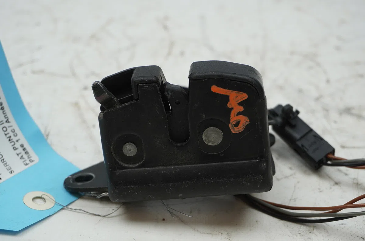 Serrure hayon Fiat PUNTO (188_) 1.2 60 (188.030, .050, .130, .150, .230, .250) (1999-2010) occasion