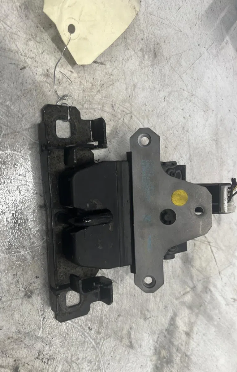 Serrure hayon Ford C-MAX II (DXA-CB7, DXA-CEU) 1.6 tdci (2010-2019) 5 portes occasion