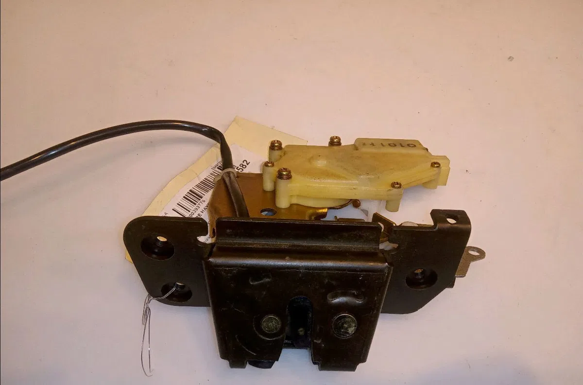 Serrure hayon Honda CIVIC VII Hatchback (EU, EP, EV) 1.6 i (ep2, eu8, eu6) (2001-2005) occasion