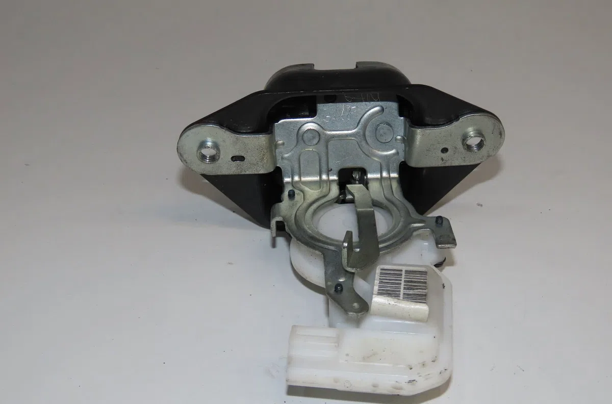 Serrure hayon Honda CIVIC VIII Hatchback (FN, FK) 1.4 (fk1, fn4) (2008) occasion