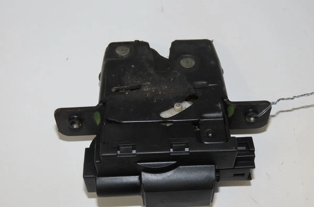 Serrure hayon Nissan MICRA III (K12) 1.5 dci (2003-2010) occasion