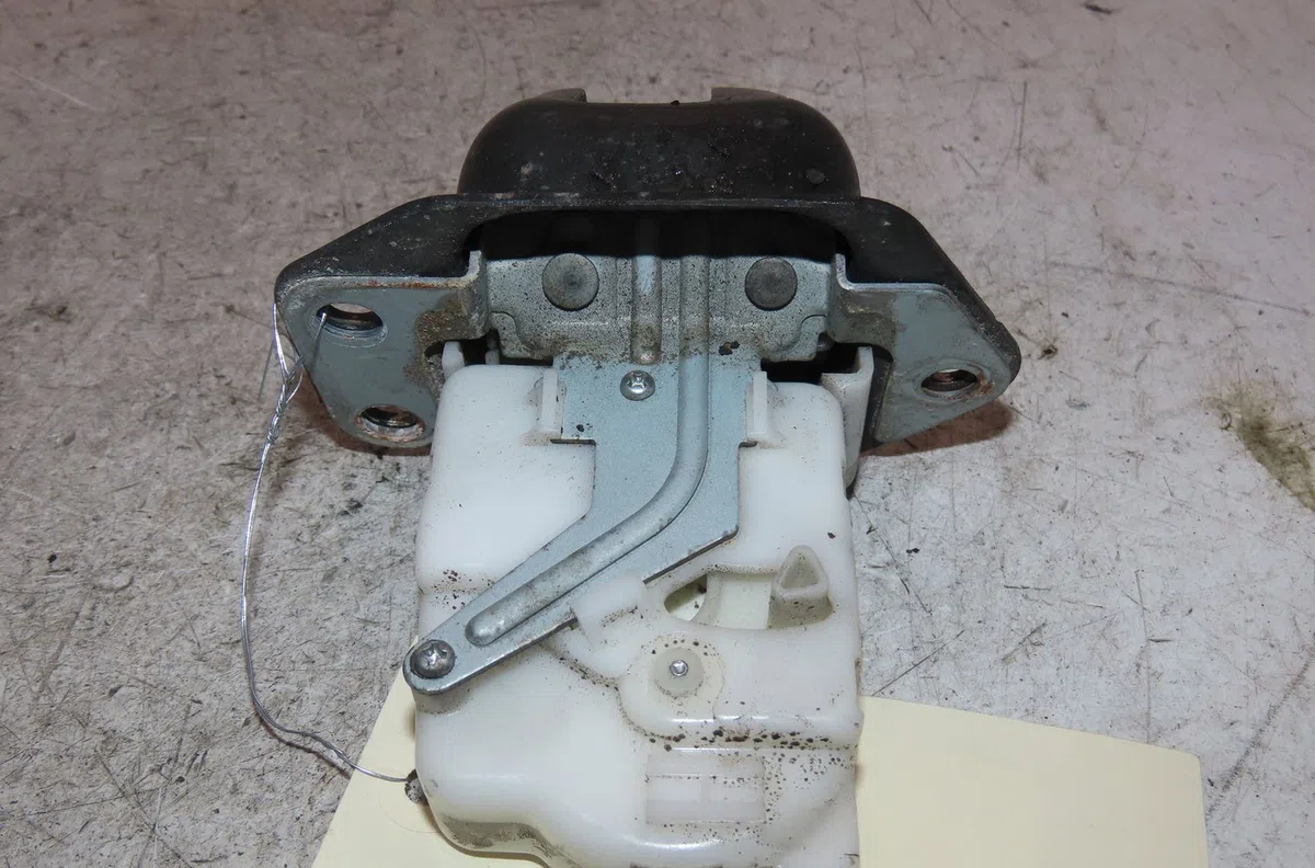 Serrure hayon Nissan NOTE (E11, NE11) 1.5 dci (2010-2012) occasion