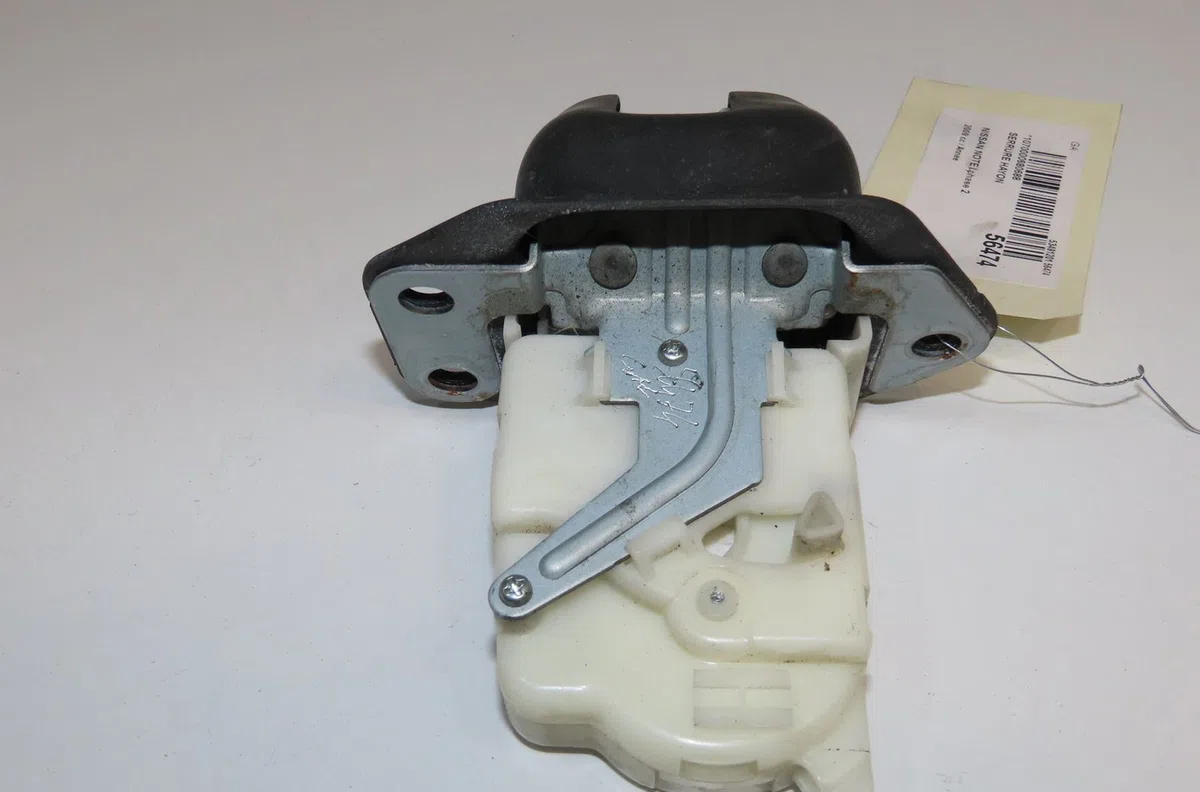 Serrure hayon Nissan NOTE (E11, NE11) 1.6 (2006-2012) occasion