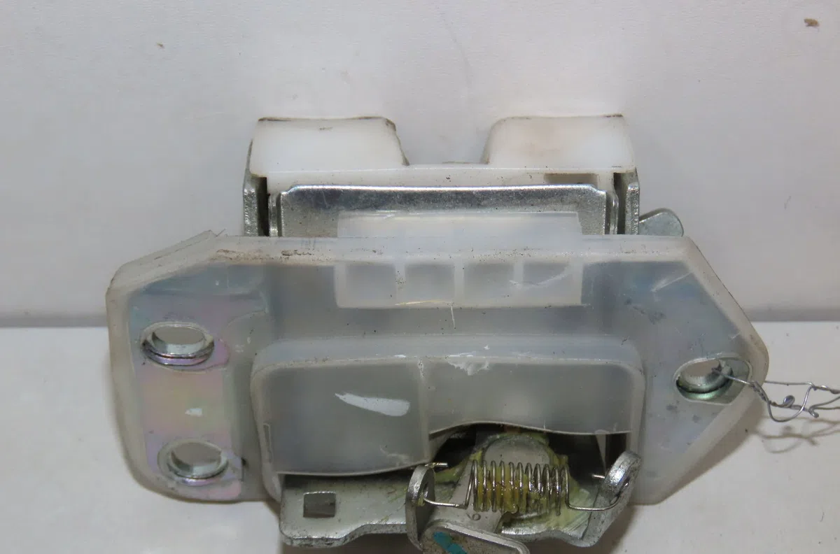 Serrure hayon Nissan PIXO (UA0) 1.0 (2009) 5 portes occasion