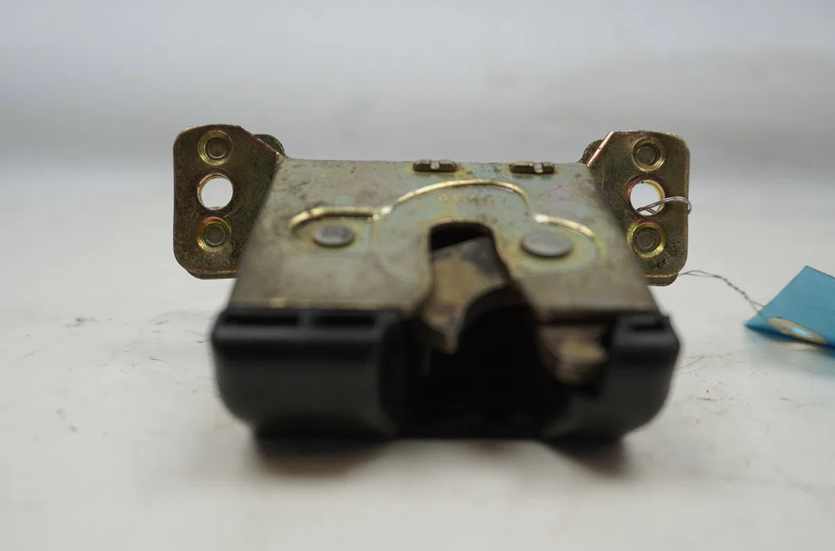 Serrure hayon Opel CORSA B (S93) 1.4 i (f08, f68, m68) (1993-2000) occasion