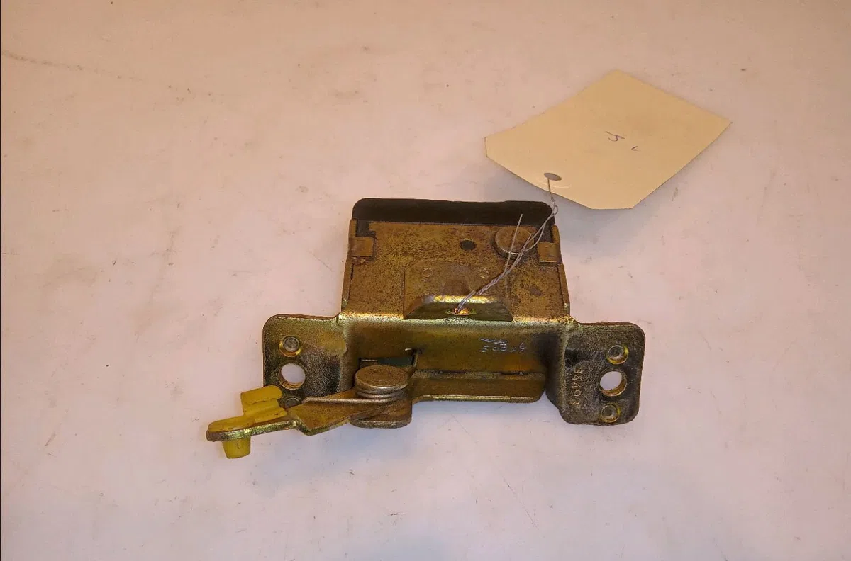 Serrure hayon Opel CORSA B (S93) 1.4 i (f08, f68, m68) (1993-2000) occasion